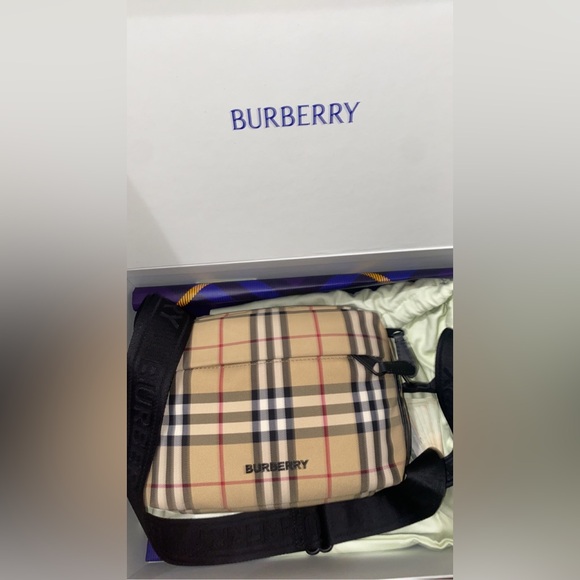 Burberry Paddy Bag - Picture 1 of 2